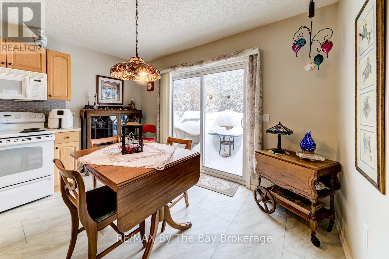 27 Pennsylvania Avenue E, Wasaga Beach, Ontario