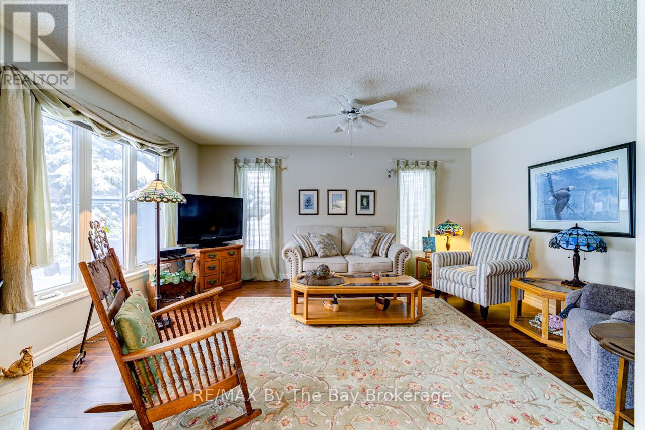 27 Pennsylvania Avenue E, Wasaga Beach, Ontario