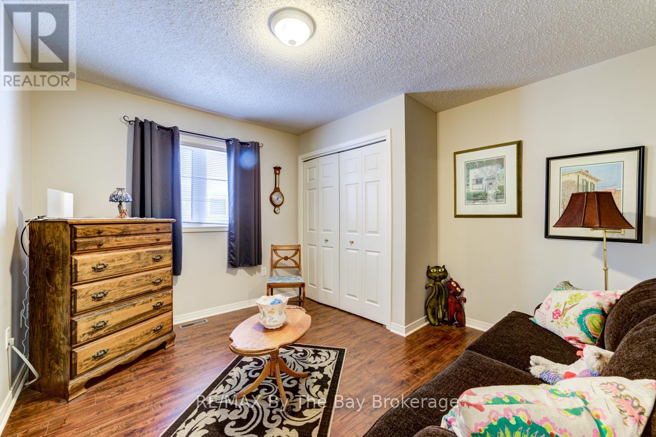 27 Pennsylvania Avenue E, Wasaga Beach, Ontario