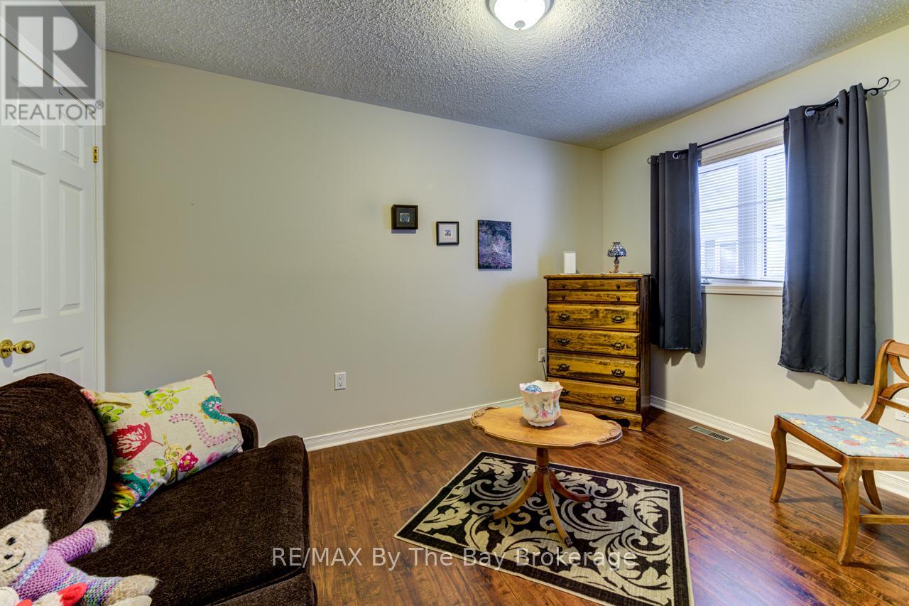 27 Pennsylvania Avenue E, Wasaga Beach, Ontario