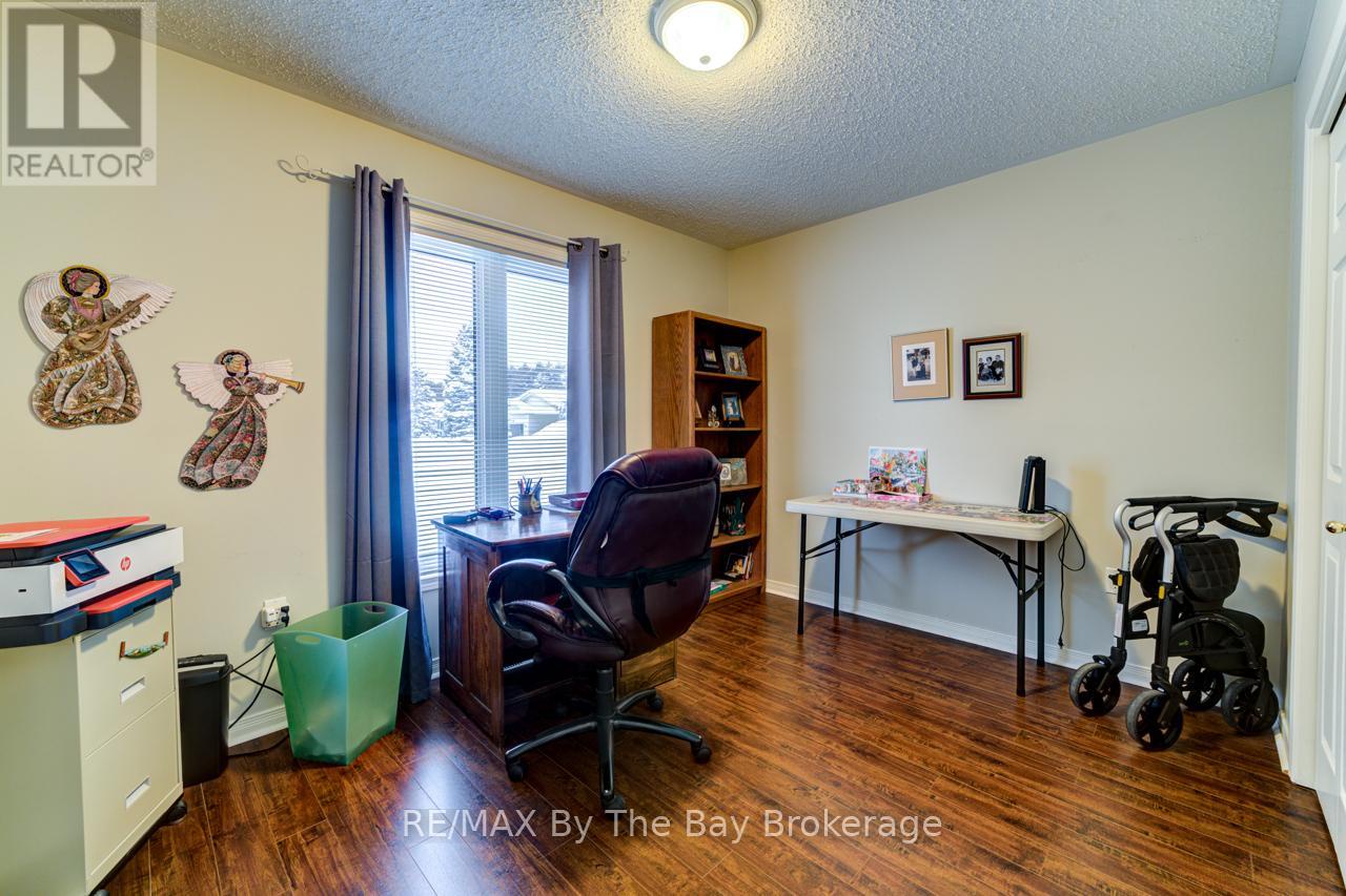 27 Pennsylvania Avenue E, Wasaga Beach, Ontario