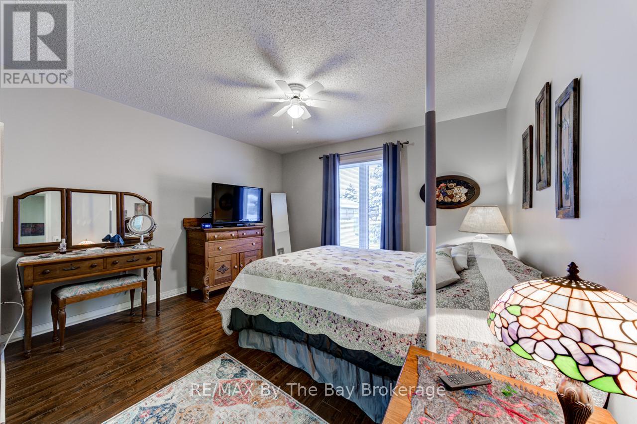 27 Pennsylvania Avenue E, Wasaga Beach, Ontario