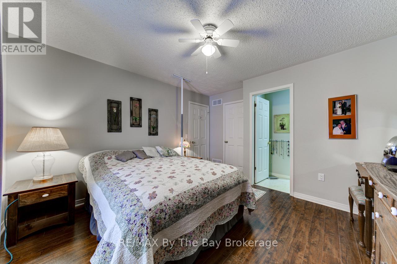 27 Pennsylvania Avenue E, Wasaga Beach, Ontario