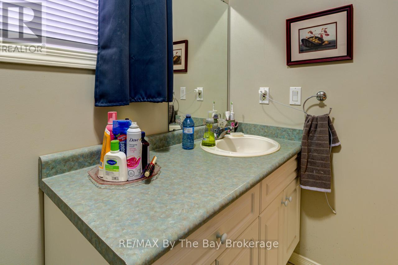 27 Pennsylvania Avenue E, Wasaga Beach, Ontario