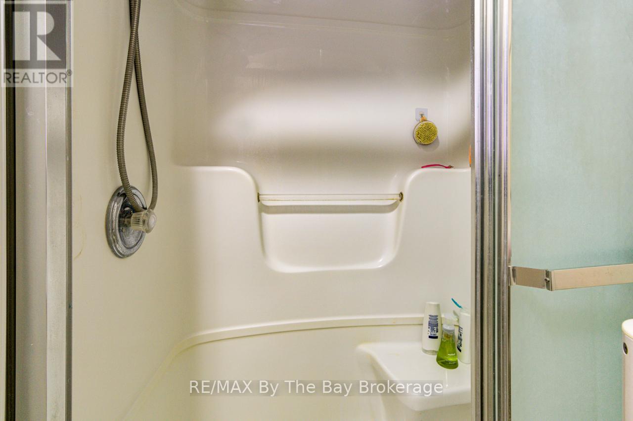 27 Pennsylvania Avenue E, Wasaga Beach, Ontario