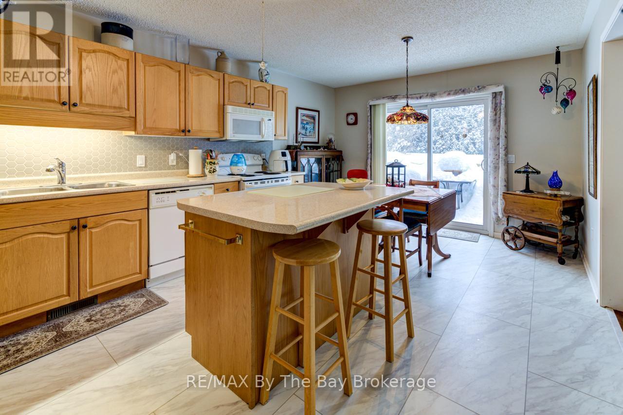 27 Pennsylvania Avenue E, Wasaga Beach, Ontario