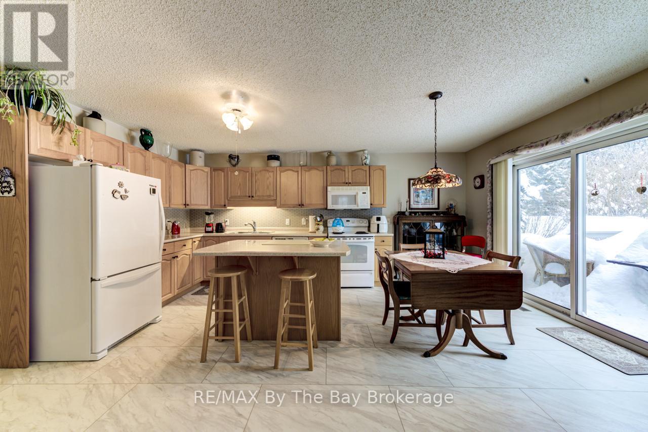 27 Pennsylvania Avenue E, Wasaga Beach, Ontario