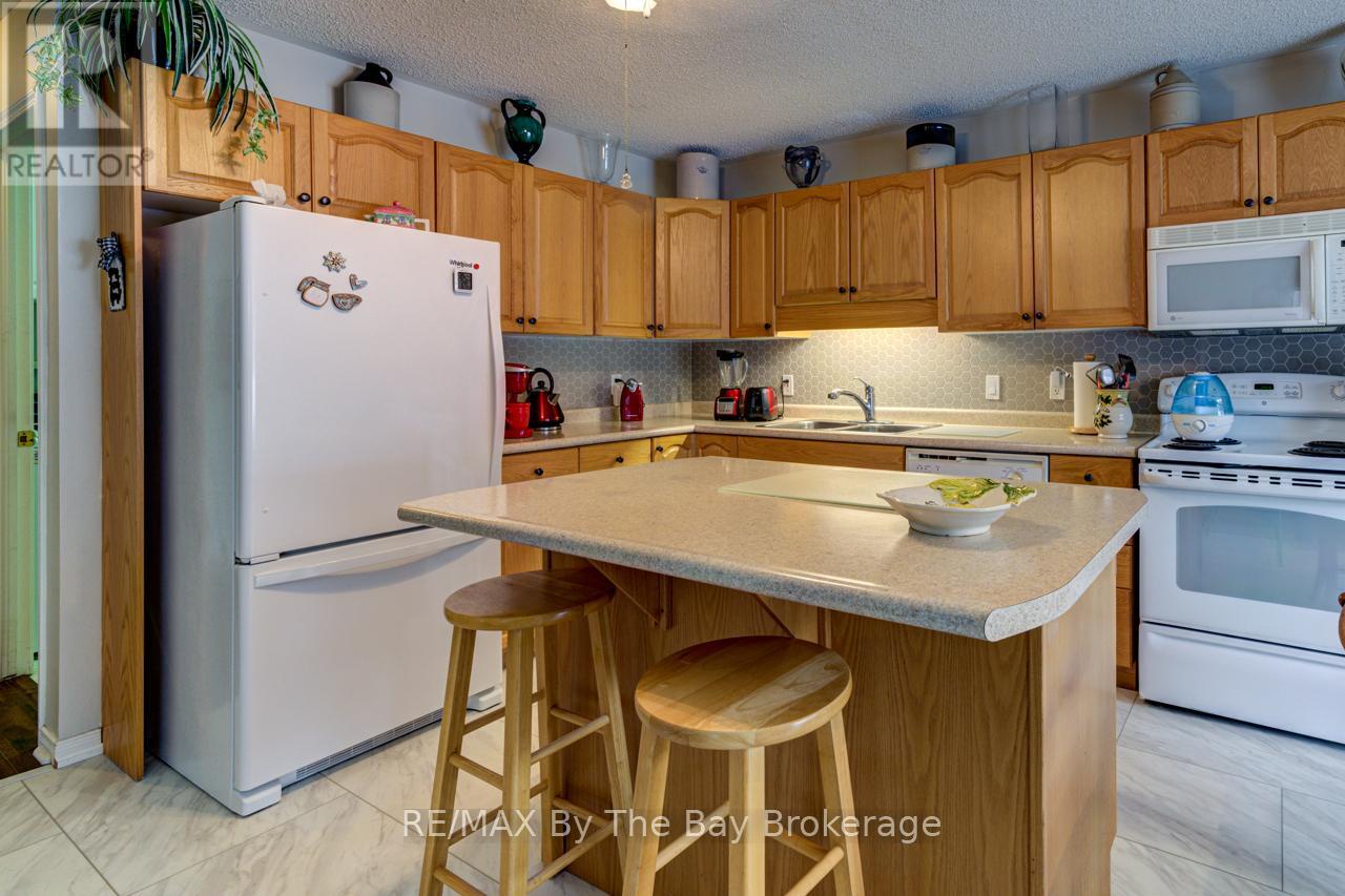 27 Pennsylvania Avenue E, Wasaga Beach, Ontario