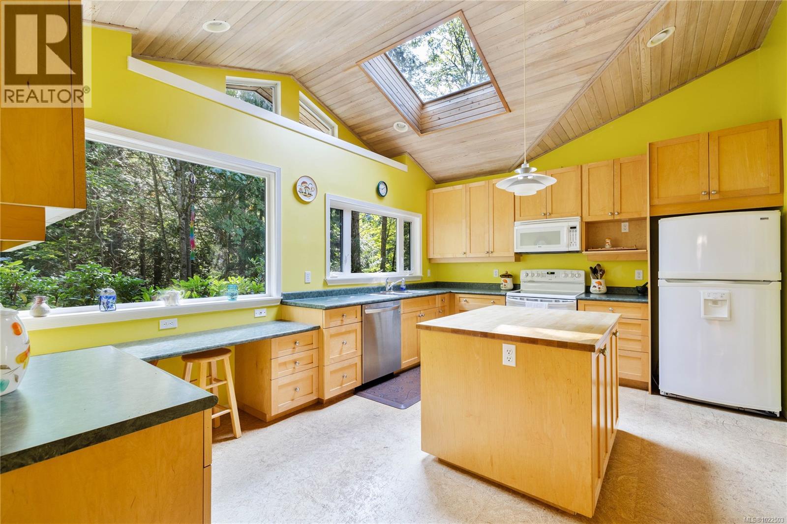 212 Sunset Dr, Salt Spring, British Columbia