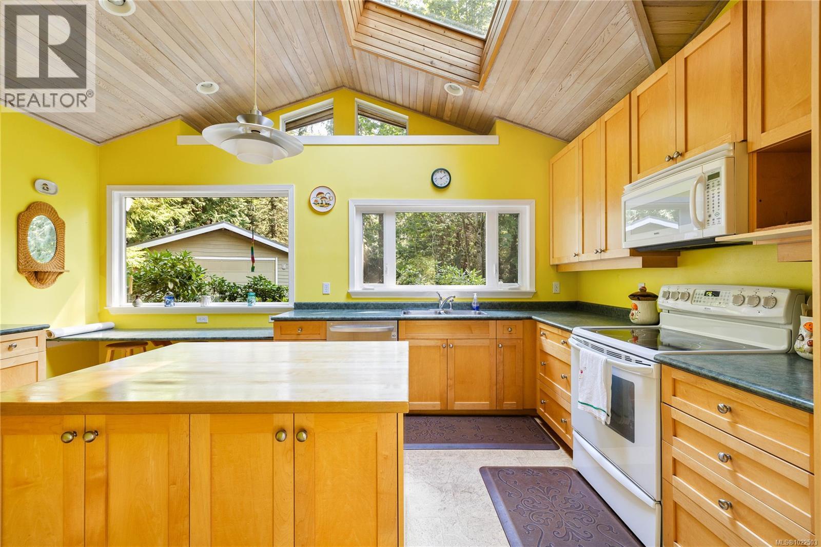 212 Sunset Dr, Salt Spring, British Columbia