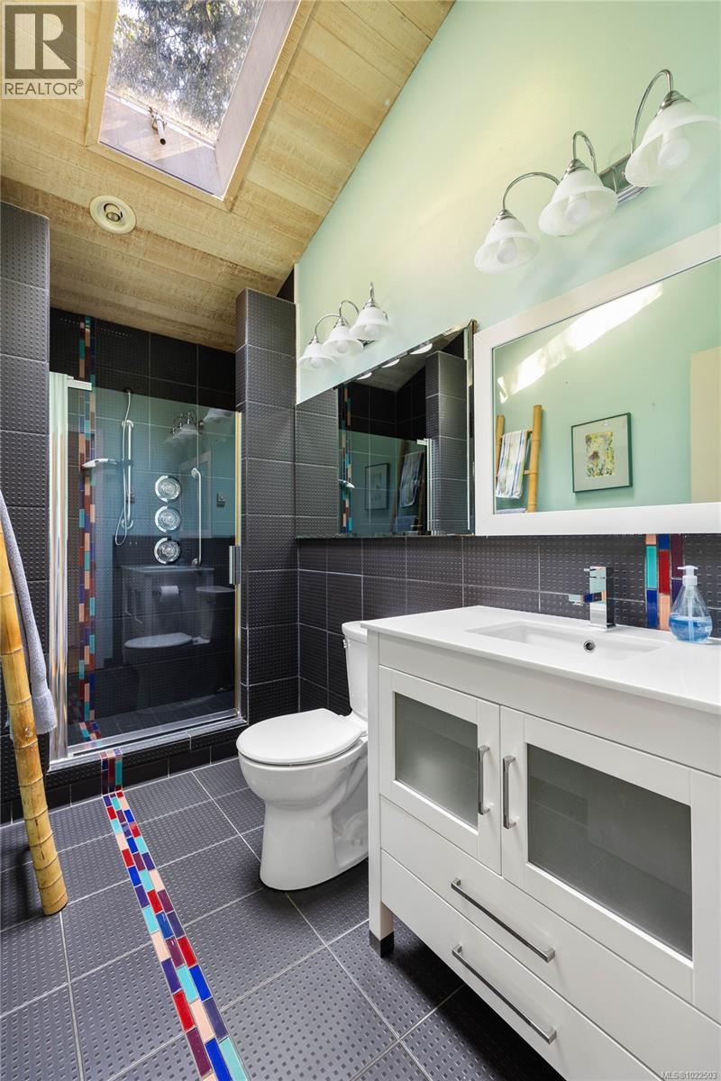 212 Sunset Dr, Salt Spring, British Columbia