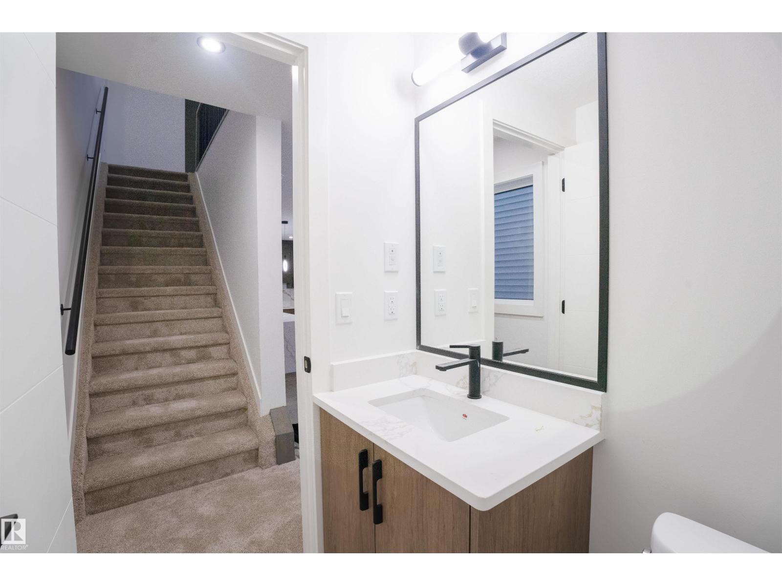 5211 104a St Nw Nw, Edmonton, Alberta