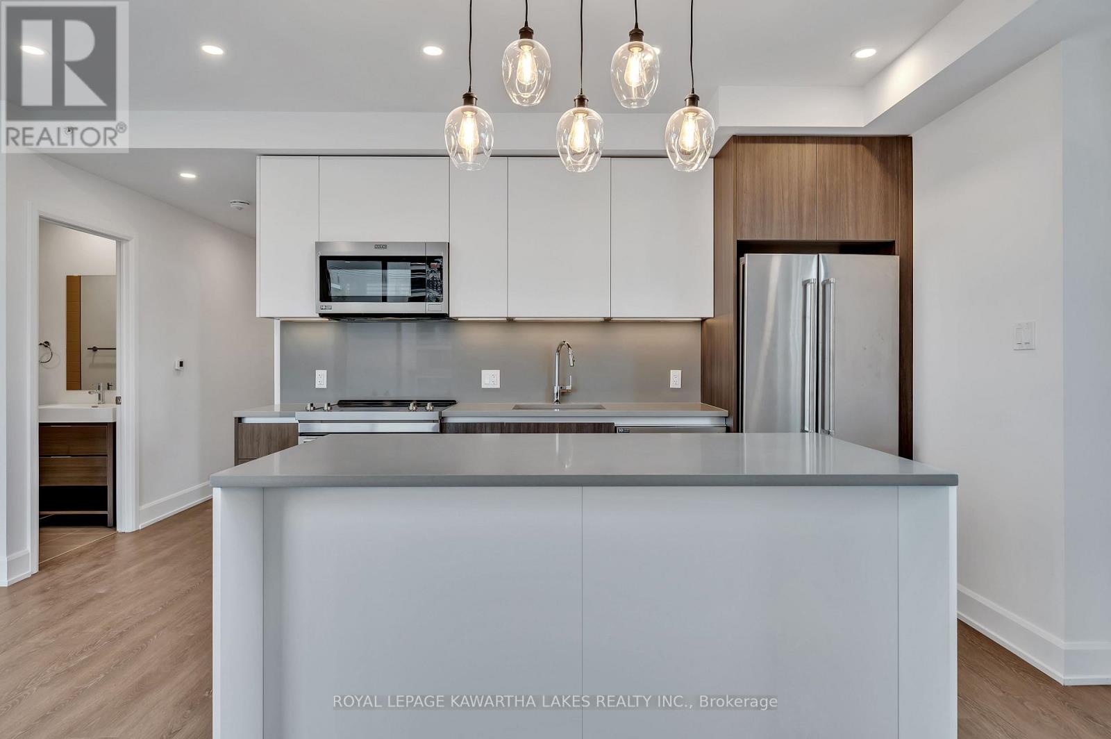 404 - 195 Hunter Street E, Peterborough (ashburnham Ward 4), Ontario