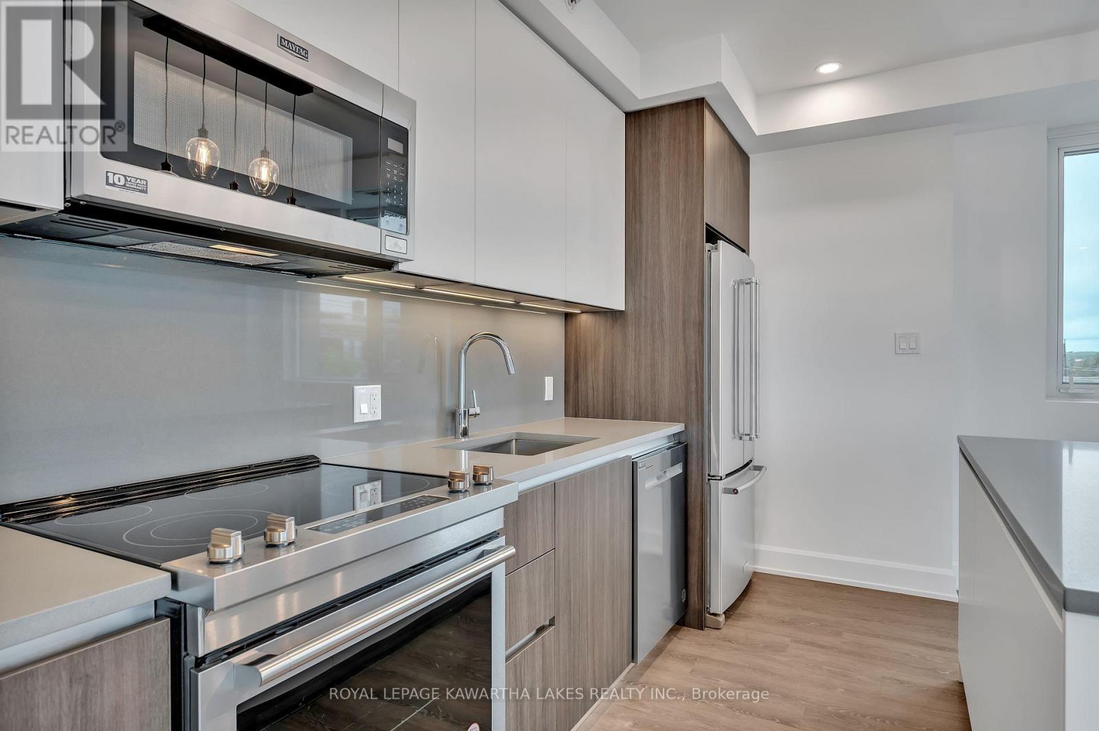 404 - 195 Hunter Street E, Peterborough (ashburnham Ward 4), Ontario