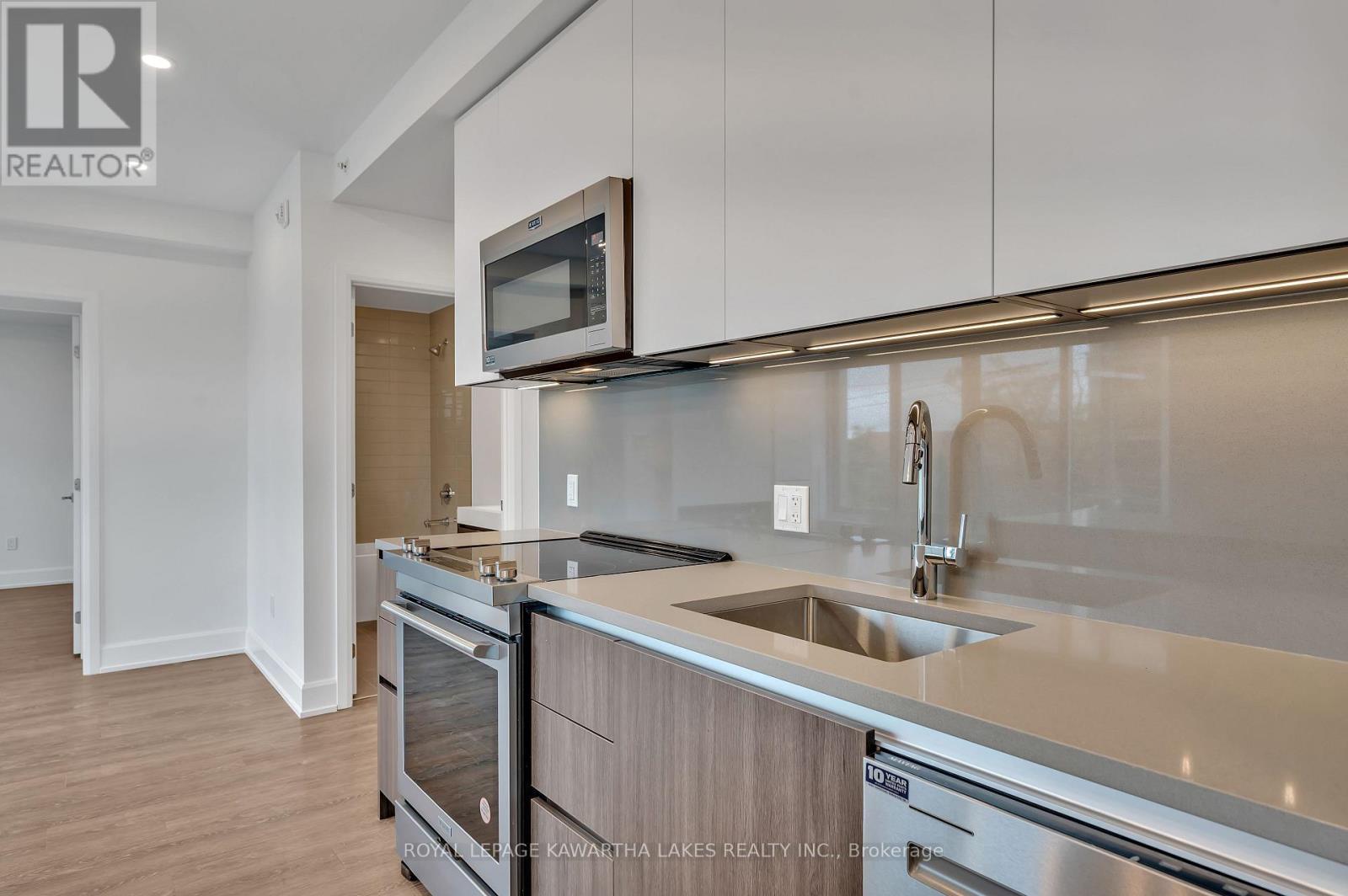 404 - 195 Hunter Street E, Peterborough (ashburnham Ward 4), Ontario