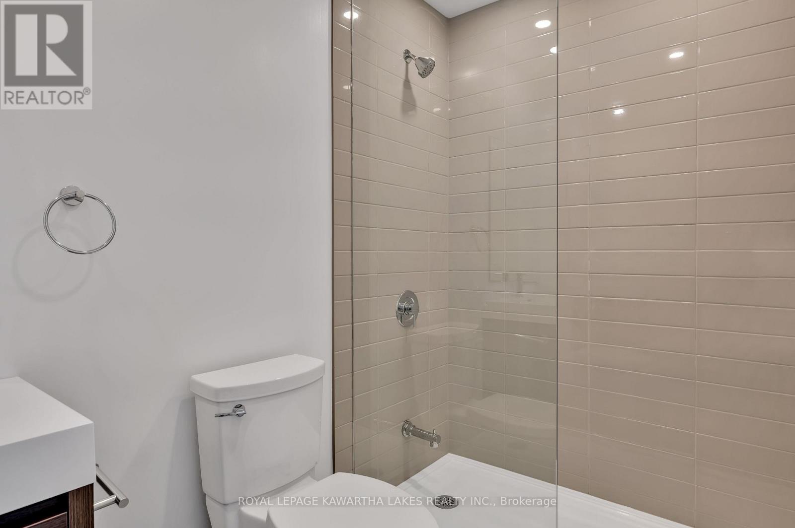 404 - 195 Hunter Street E, Peterborough (ashburnham Ward 4), Ontario