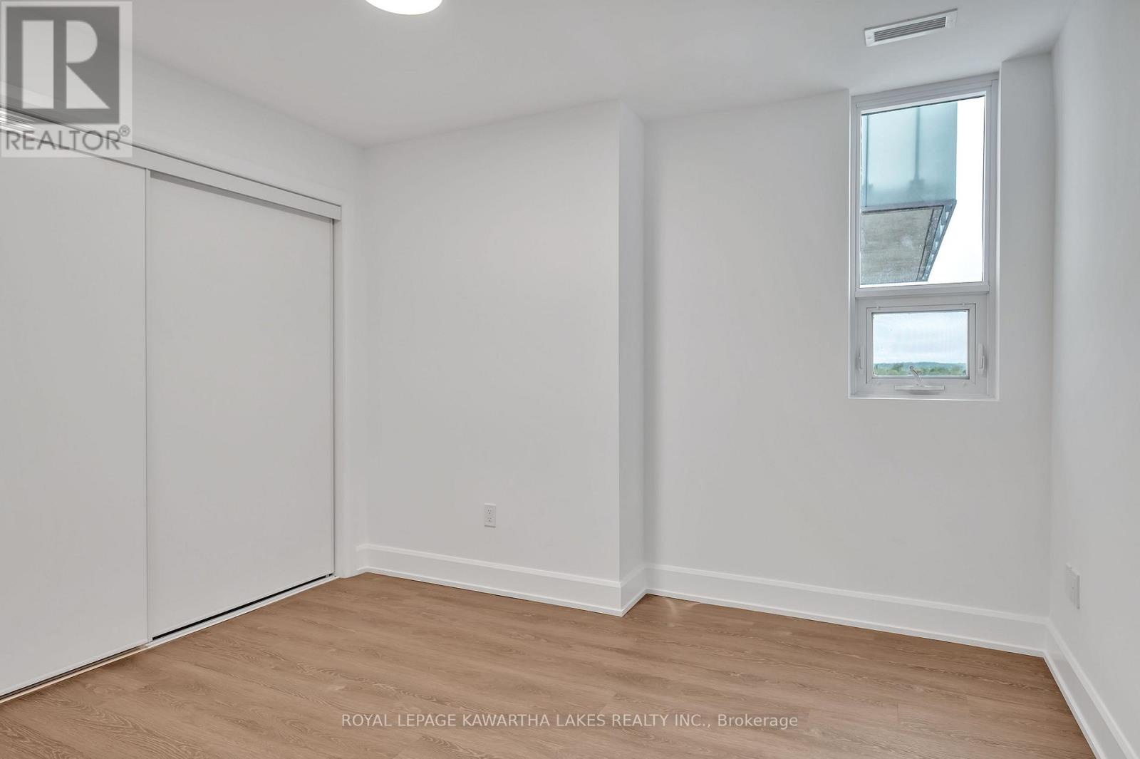 404 - 195 Hunter Street E, Peterborough (ashburnham Ward 4), Ontario