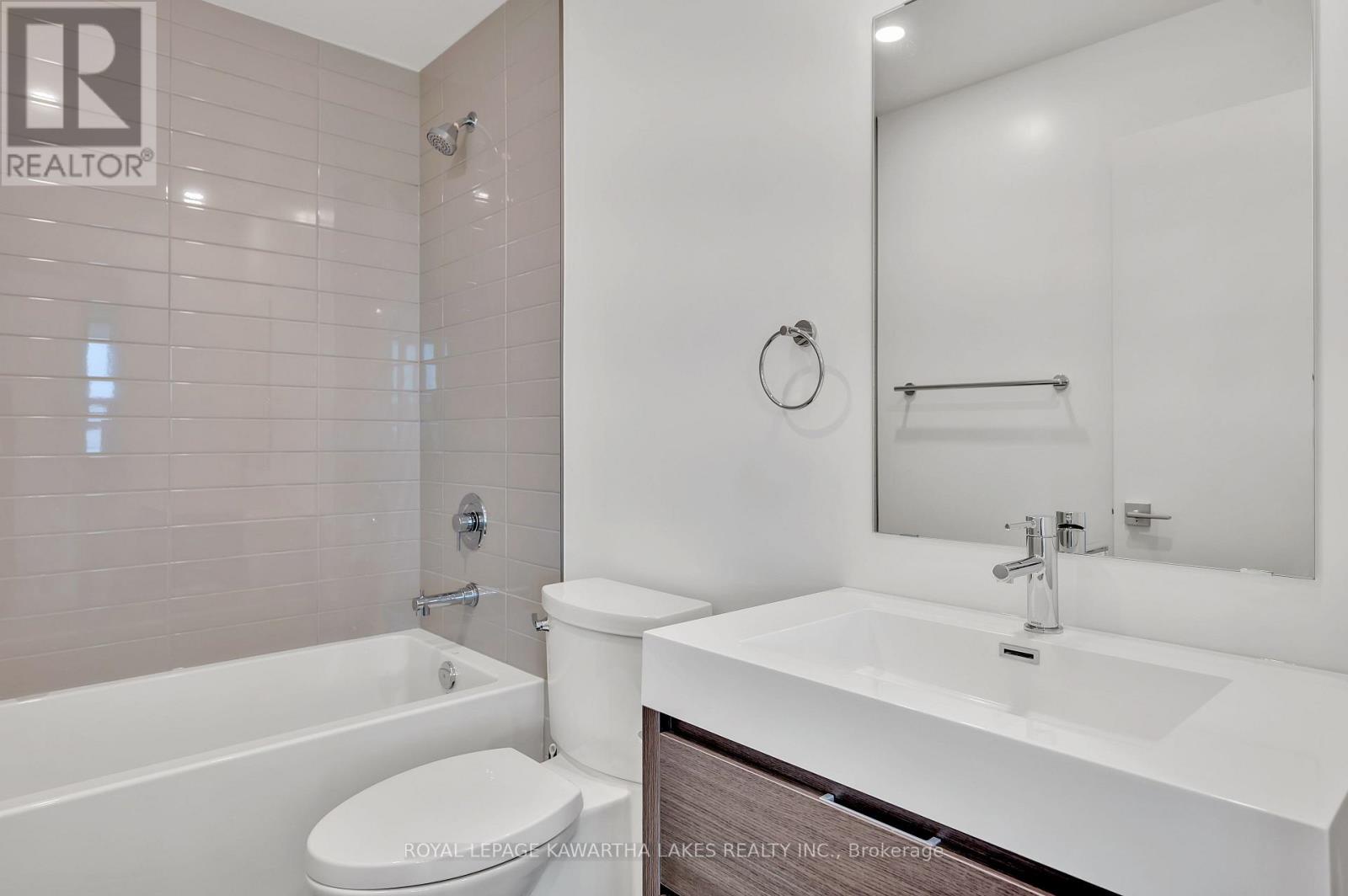 404 - 195 Hunter Street E, Peterborough (ashburnham Ward 4), Ontario