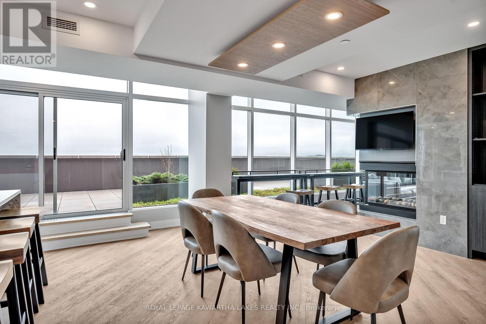 404 - 195 Hunter Street E, Peterborough (ashburnham Ward 4), Ontario