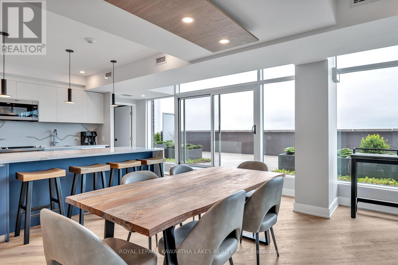 404 - 195 Hunter Street E, Peterborough (ashburnham Ward 4), Ontario