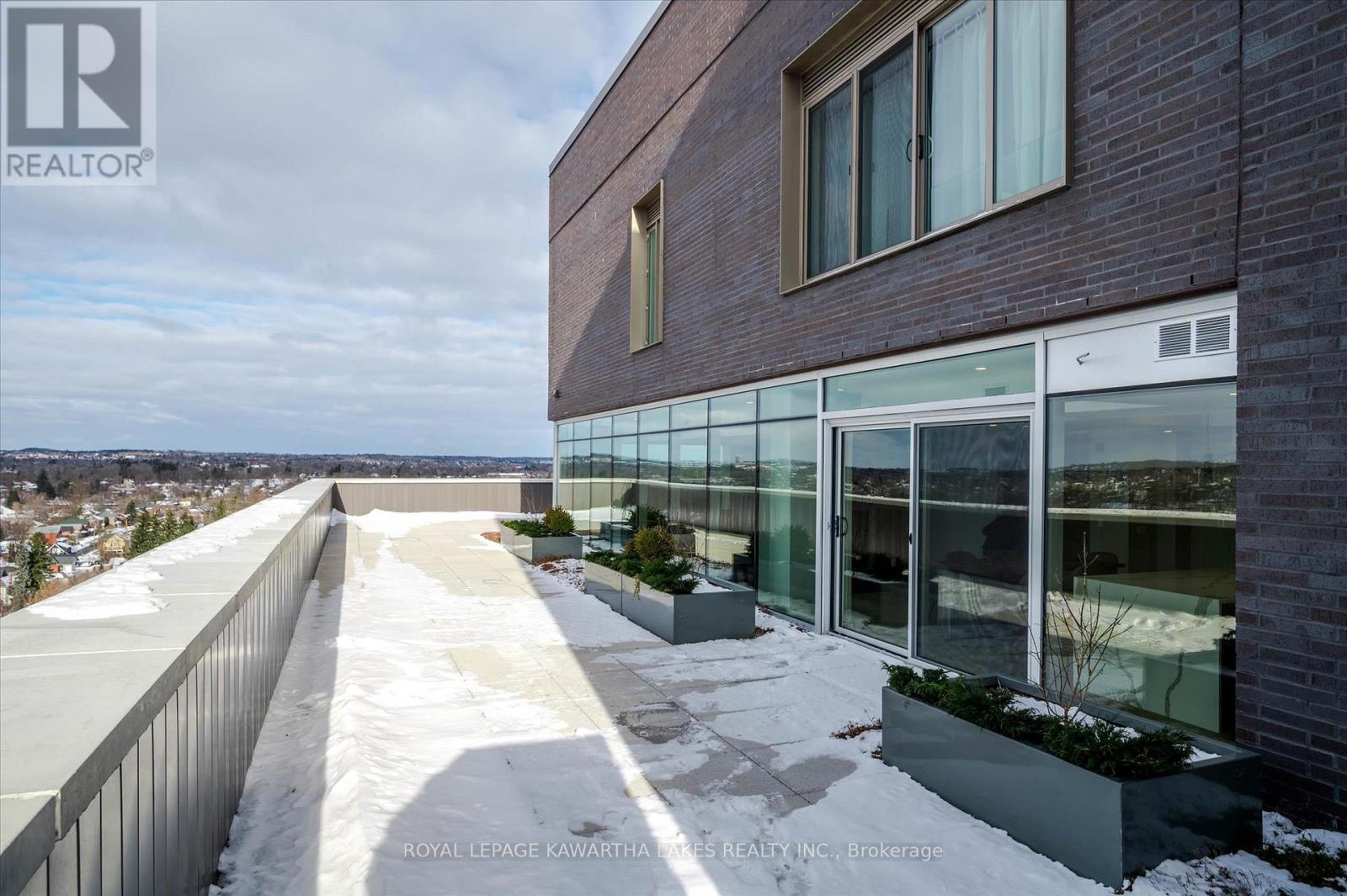 404 - 195 Hunter Street E, Peterborough (ashburnham Ward 4), Ontario