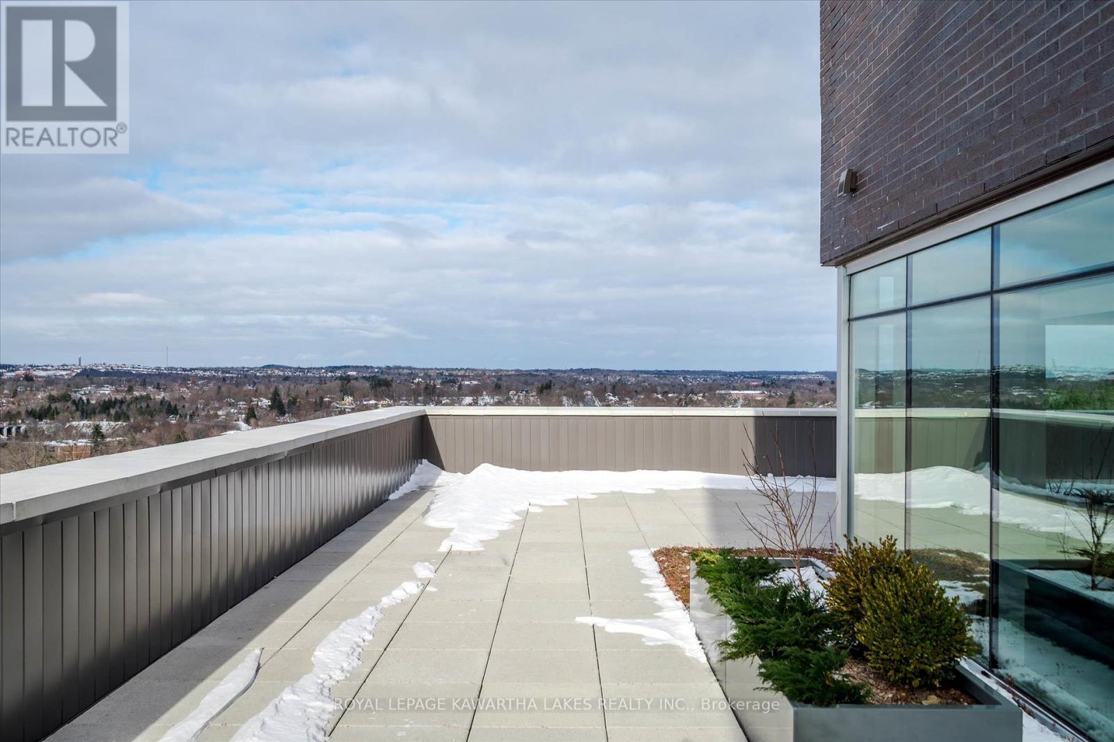 404 - 195 Hunter Street E, Peterborough (ashburnham Ward 4), Ontario