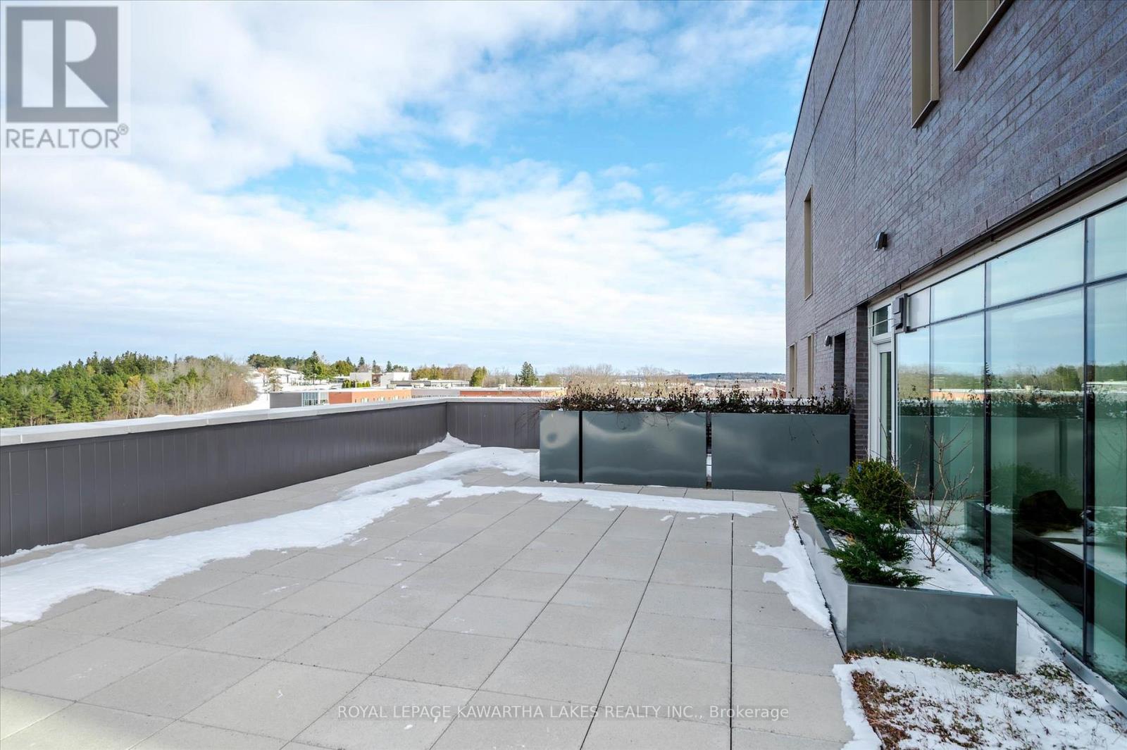 404 - 195 Hunter Street E, Peterborough (ashburnham Ward 4), Ontario