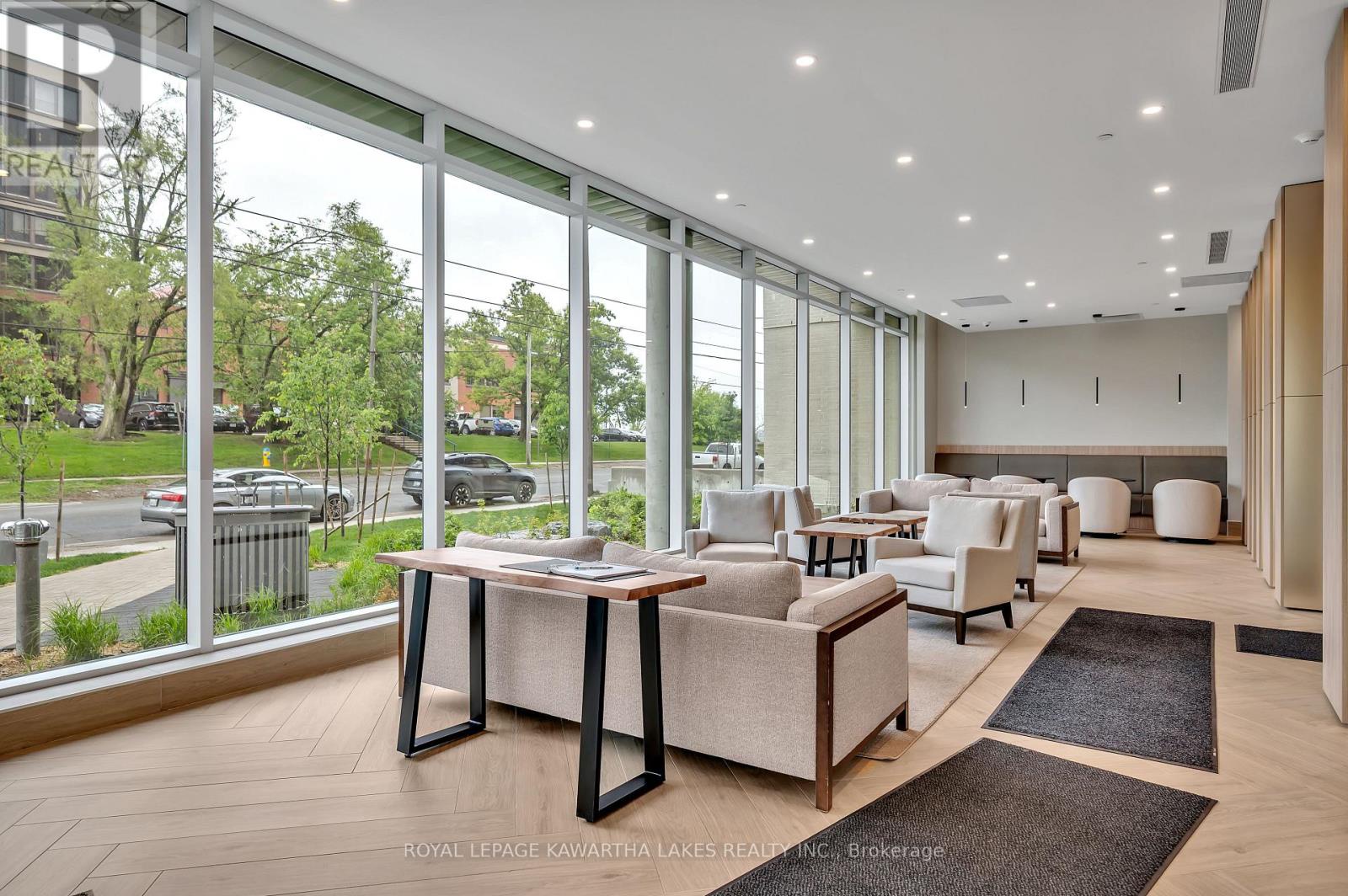 404 - 195 Hunter Street E, Peterborough (ashburnham Ward 4), Ontario