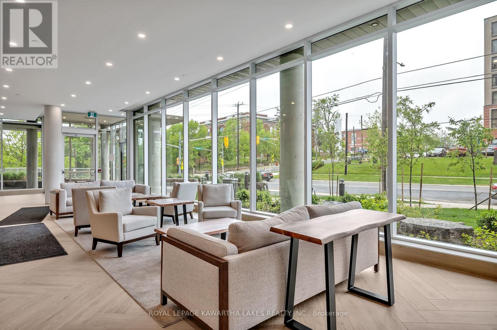 404 - 195 Hunter Street E, Peterborough (ashburnham Ward 4), Ontario