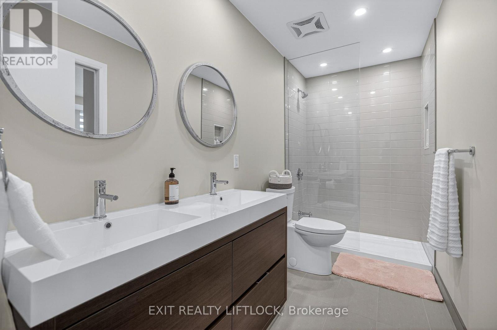 805 - 195 Hunter E, Peterborough (ashburnham Ward 4), Ontario