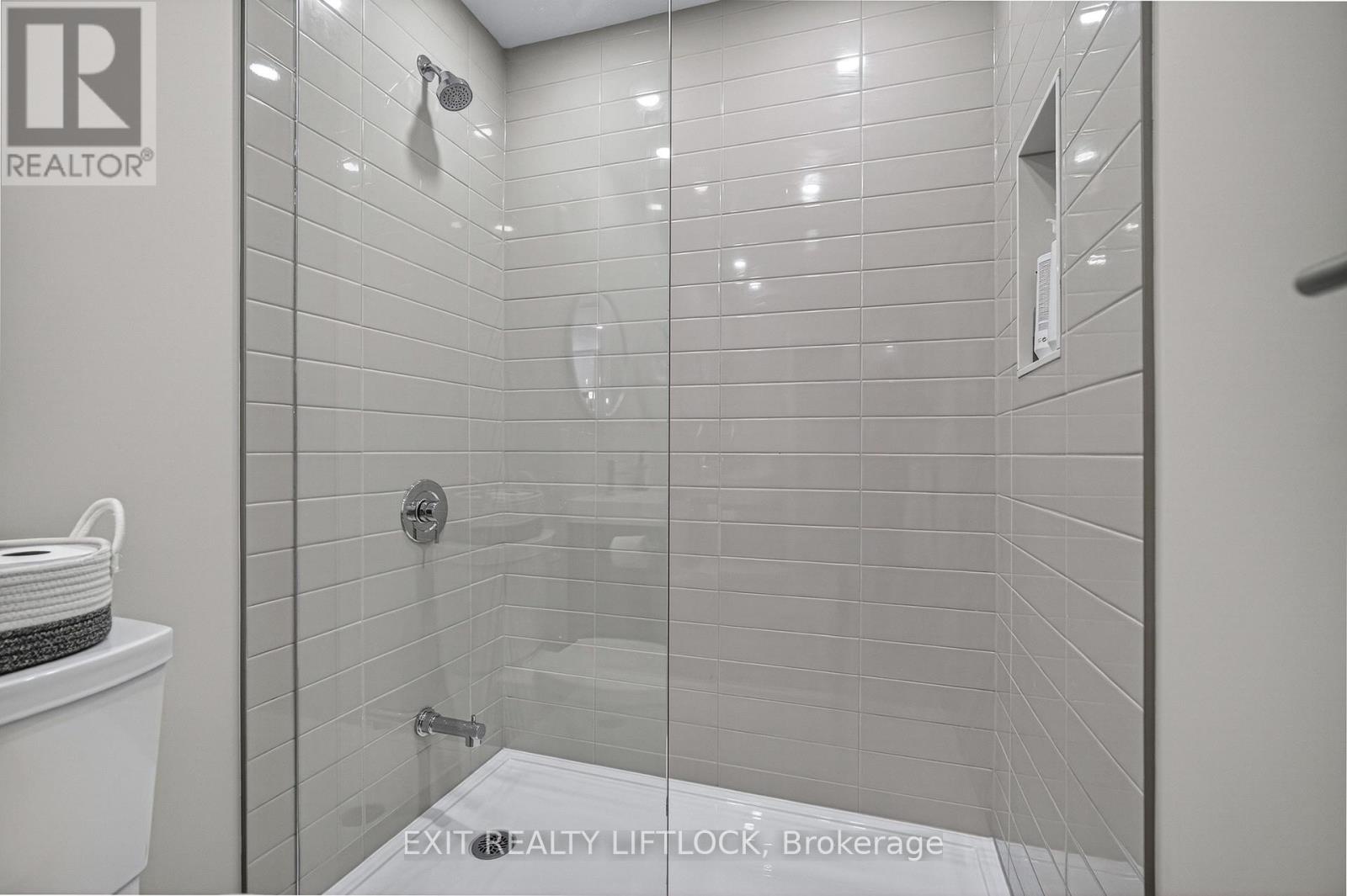 805 - 195 Hunter E, Peterborough (ashburnham Ward 4), Ontario