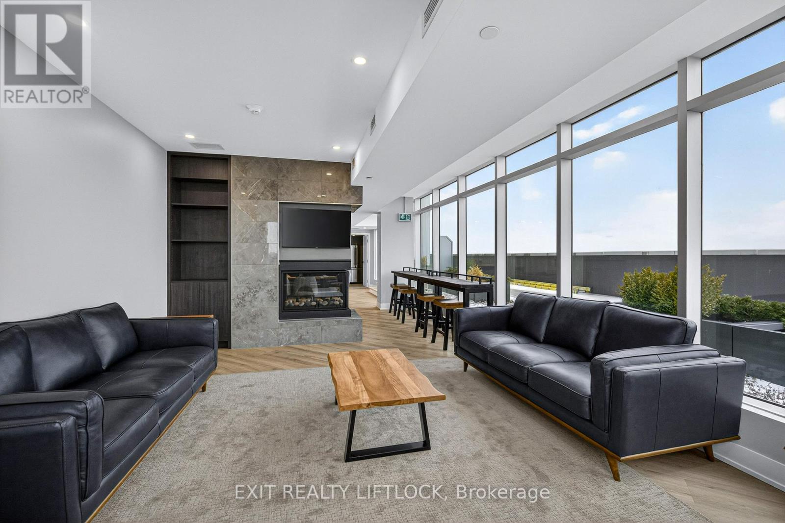 805 - 195 Hunter E, Peterborough (ashburnham Ward 4), Ontario