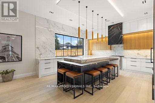 122 Ashbourne Drive, Toronto (islington-city Centre West), Ontario