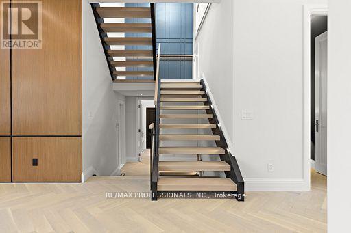 122 Ashbourne Drive, Toronto (islington-city Centre West), Ontario