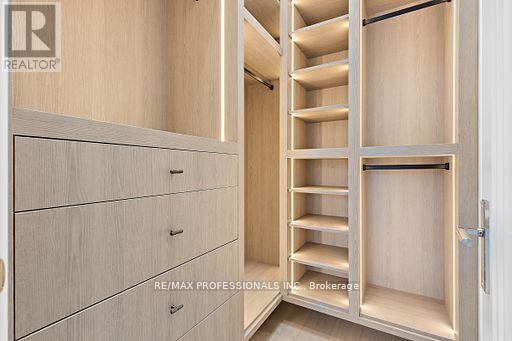 122 Ashbourne Drive, Toronto (islington-city Centre West), Ontario