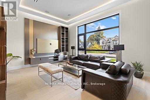 122 Ashbourne Drive, Toronto (islington-city Centre West), Ontario