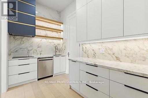 122 Ashbourne Drive, Toronto (islington-city Centre West), Ontario