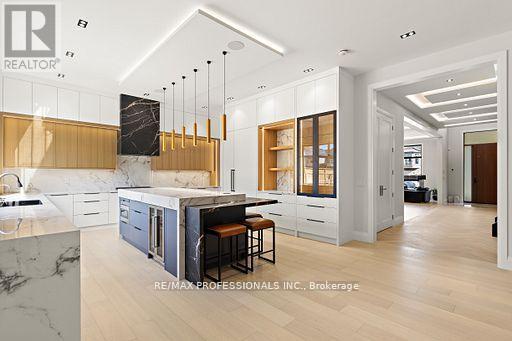 122 Ashbourne Drive, Toronto (islington-city Centre West), Ontario