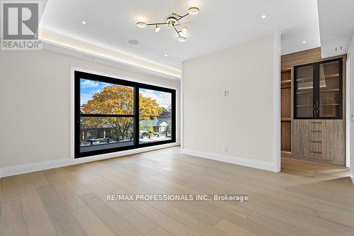 122 Ashbourne Drive, Toronto (islington-city Centre West), Ontario