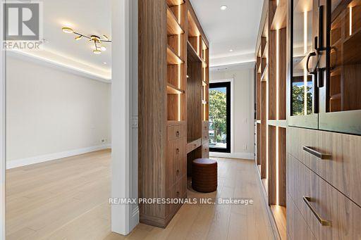 122 Ashbourne Drive, Toronto (islington-city Centre West), Ontario