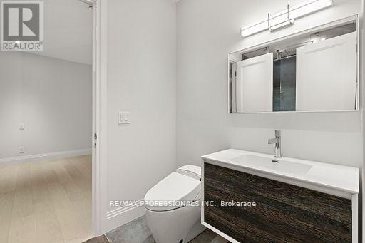 122 Ashbourne Drive, Toronto (islington-city Centre West), Ontario