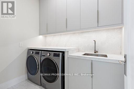 122 Ashbourne Drive, Toronto (islington-city Centre West), Ontario