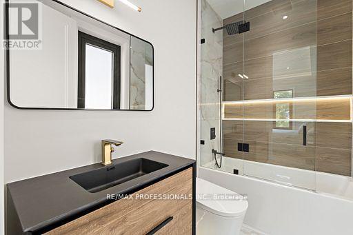 122 Ashbourne Drive, Toronto (islington-city Centre West), Ontario