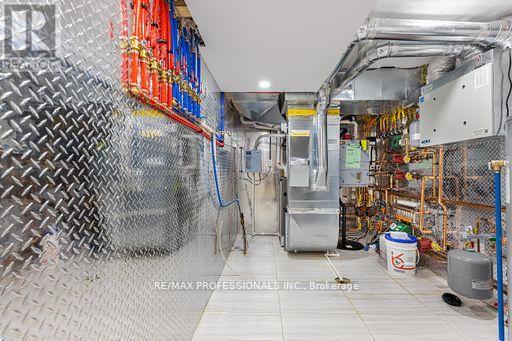 122 Ashbourne Drive, Toronto (islington-city Centre West), Ontario