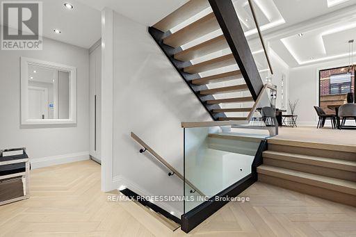 122 Ashbourne Drive, Toronto (islington-city Centre West), Ontario