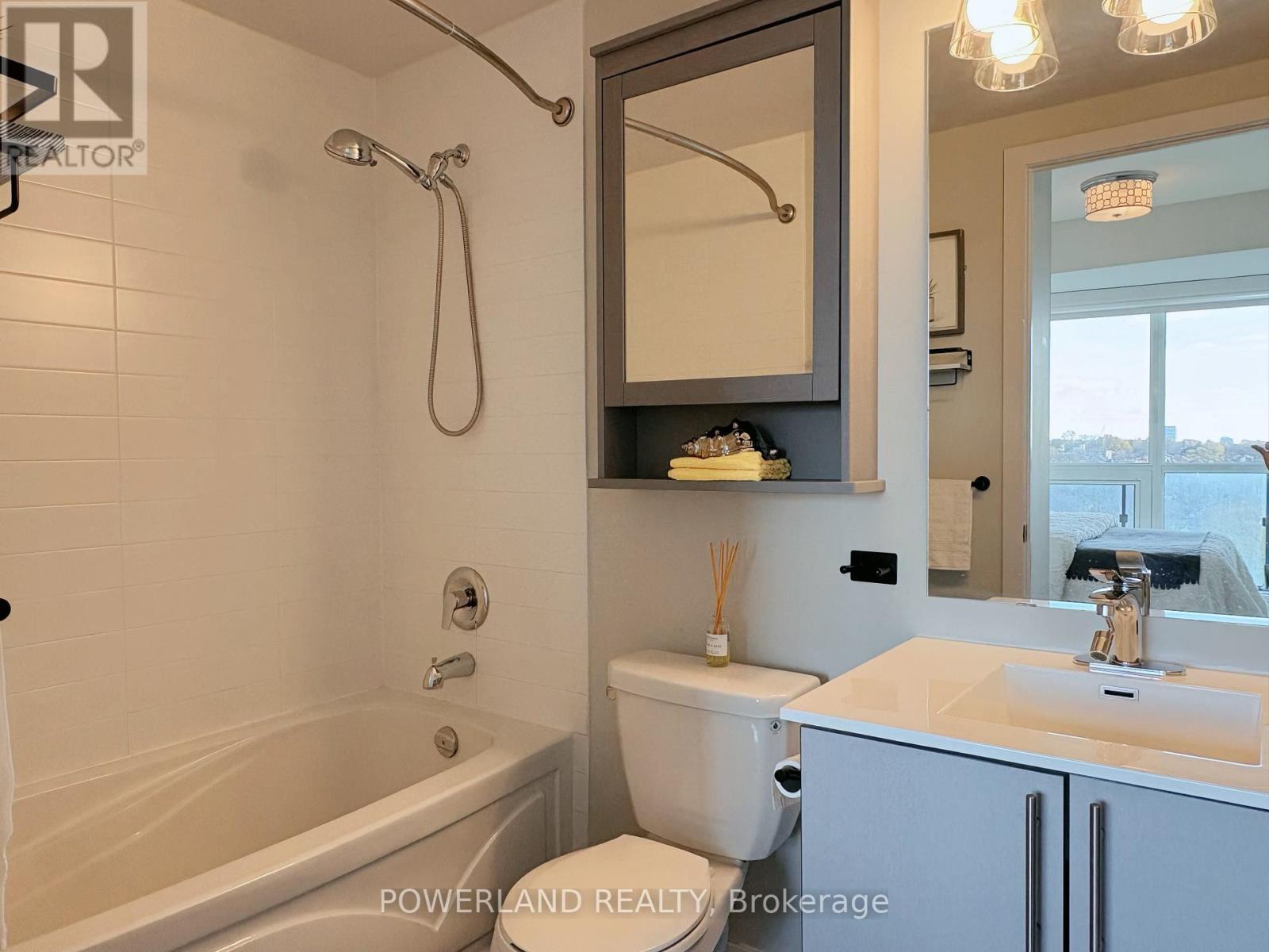 1105 - 60 Berwick Avenue, Toronto (yonge-eglinton), Ontario