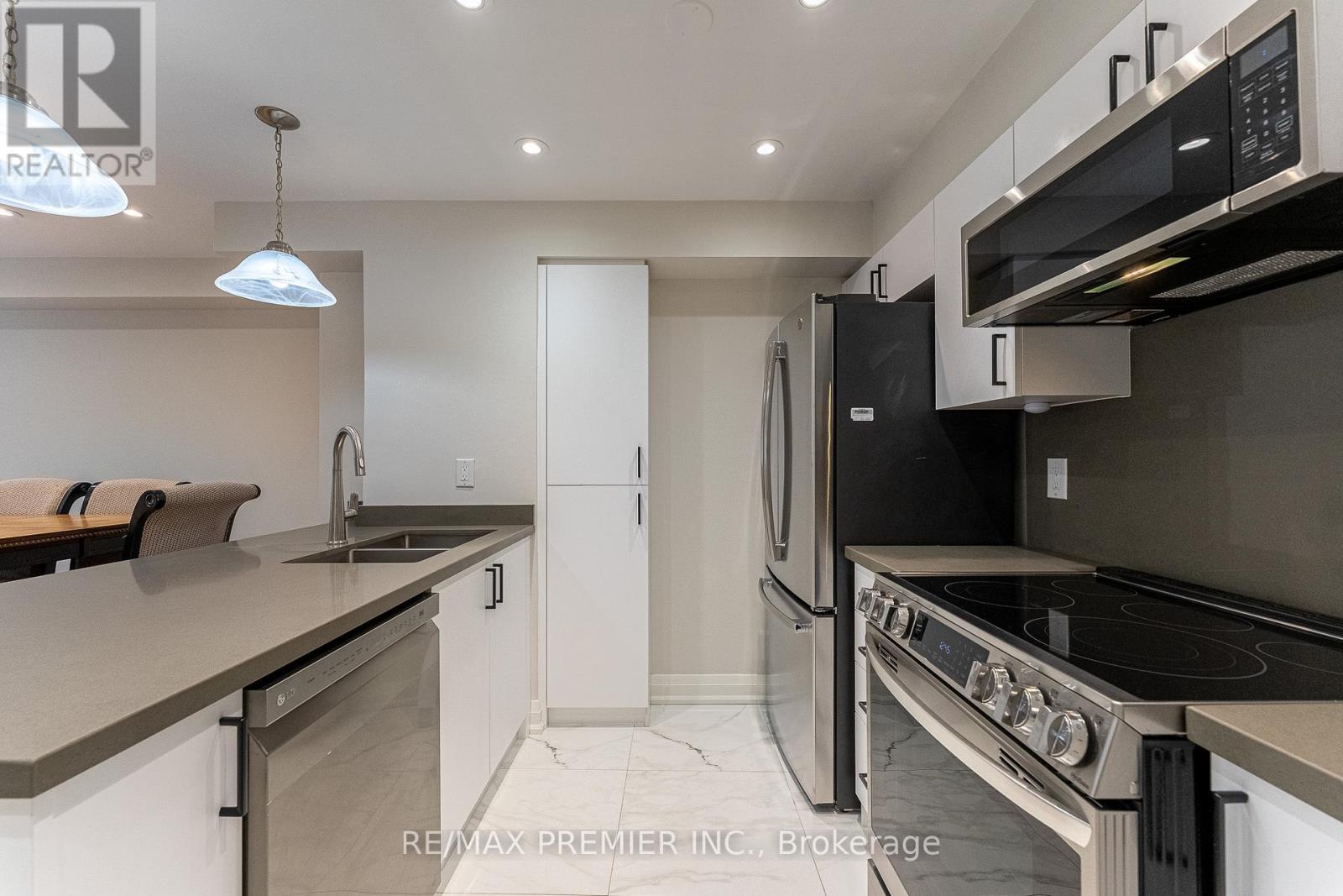 205 - 1 Balmoral Avenue, Toronto (yonge-st. Clair), Ontario