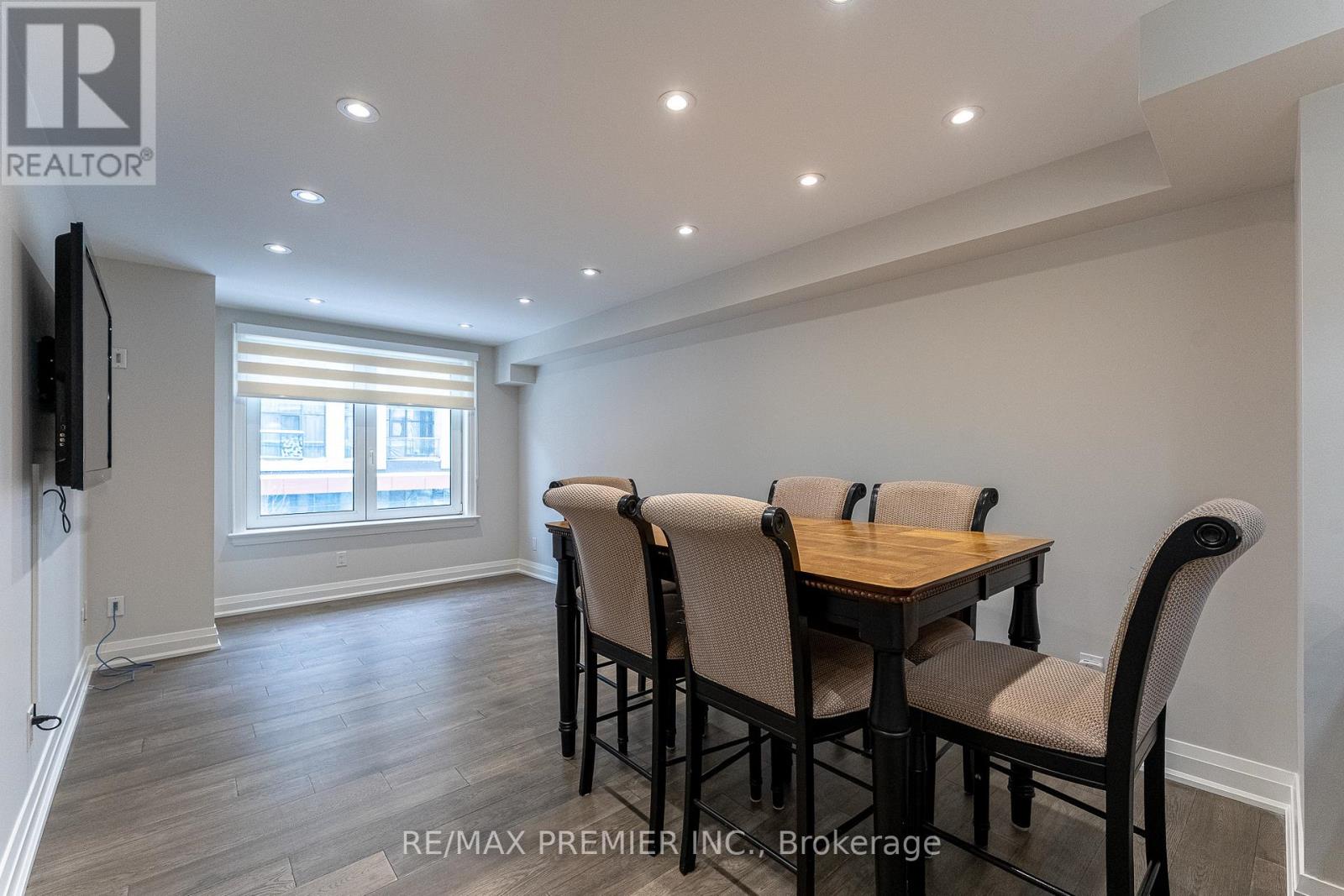 205 - 1 Balmoral Avenue, Toronto (yonge-st. Clair), Ontario