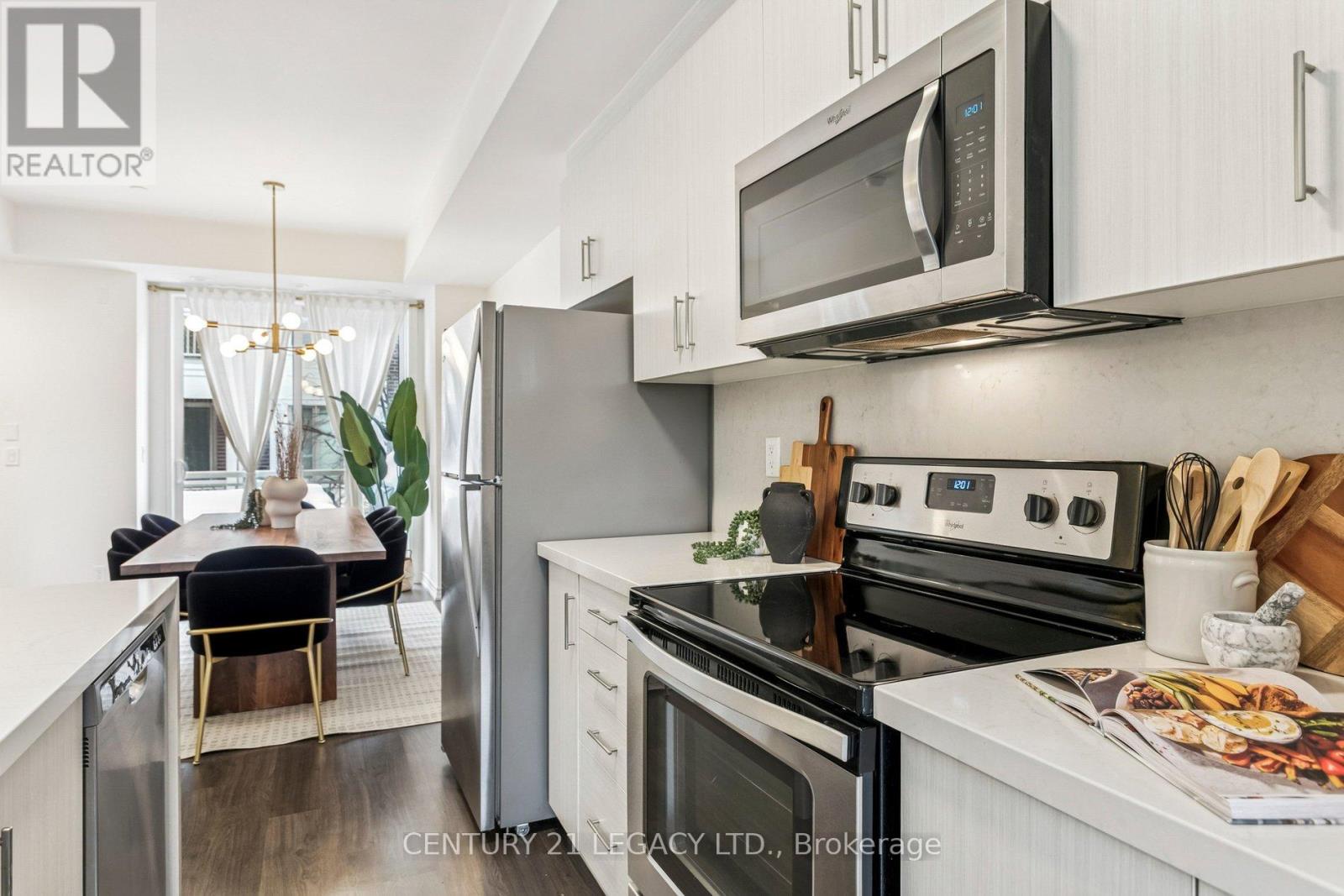 2 - 80 Eastwood Park Gardens, Toronto (long Branch), Ontario