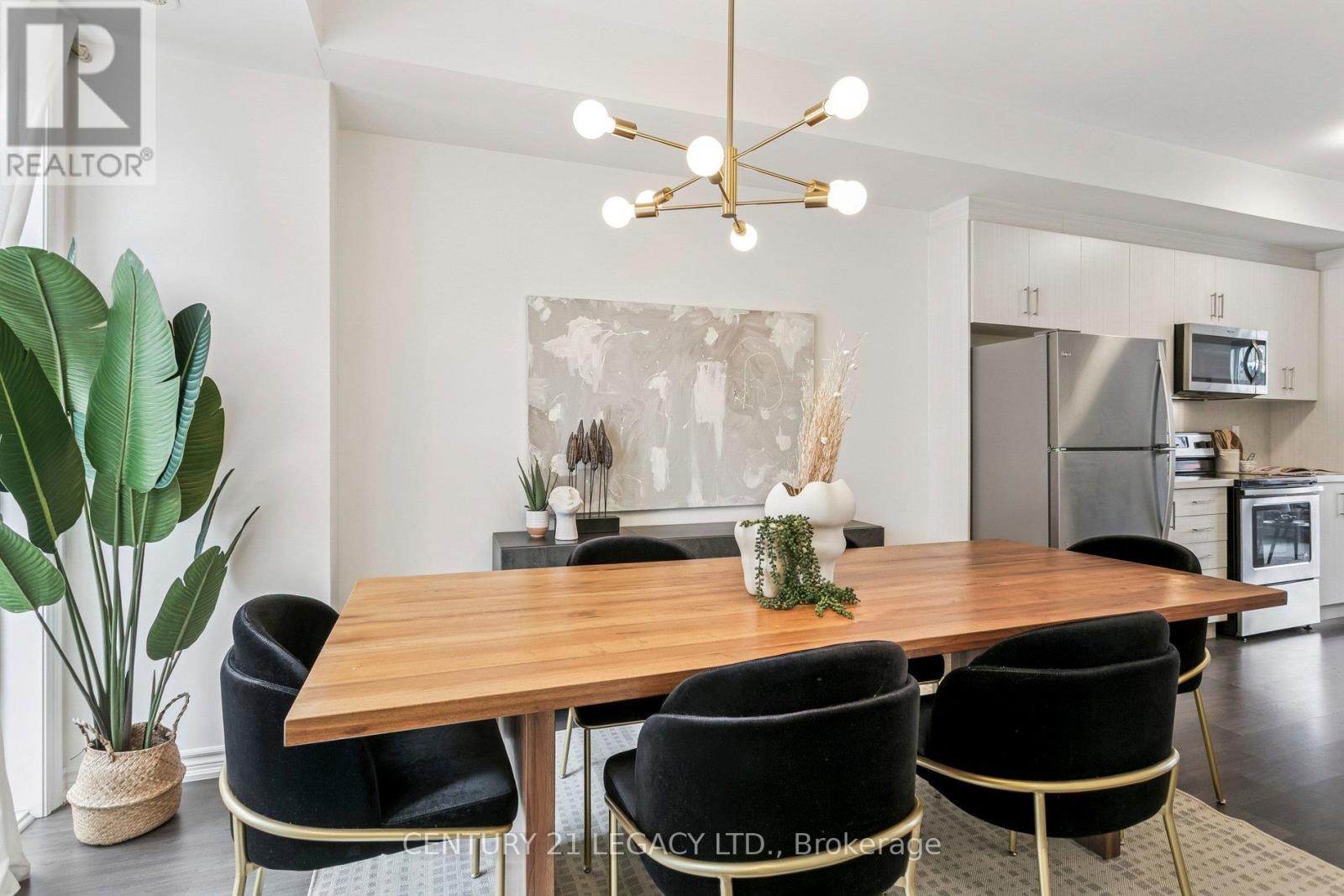 2 - 80 Eastwood Park Gardens, Toronto (long Branch), Ontario